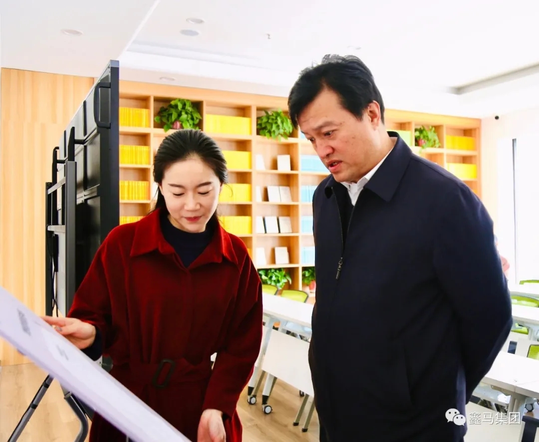 【鑫马要闻】运城市人社局局长李旸深入理想创业大厦调研就业创业工作(图9) 【鑫马要闻】运城市人社局局长李旸深入理想创业大厦调研就业创业工作(图9)