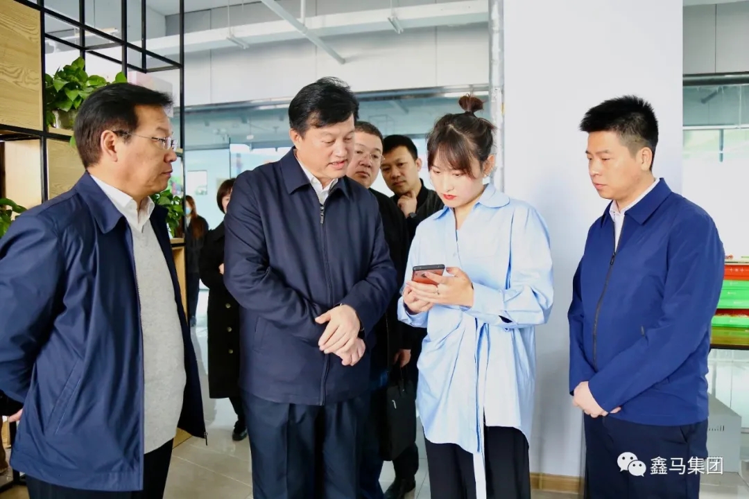 【鑫马要闻】运城市人社局局长李旸深入理想创业大厦调研就业创业工作(图14) 【鑫马要闻】运城市人社局局长李旸深入理想创业大厦调研就业创业工作(图14)