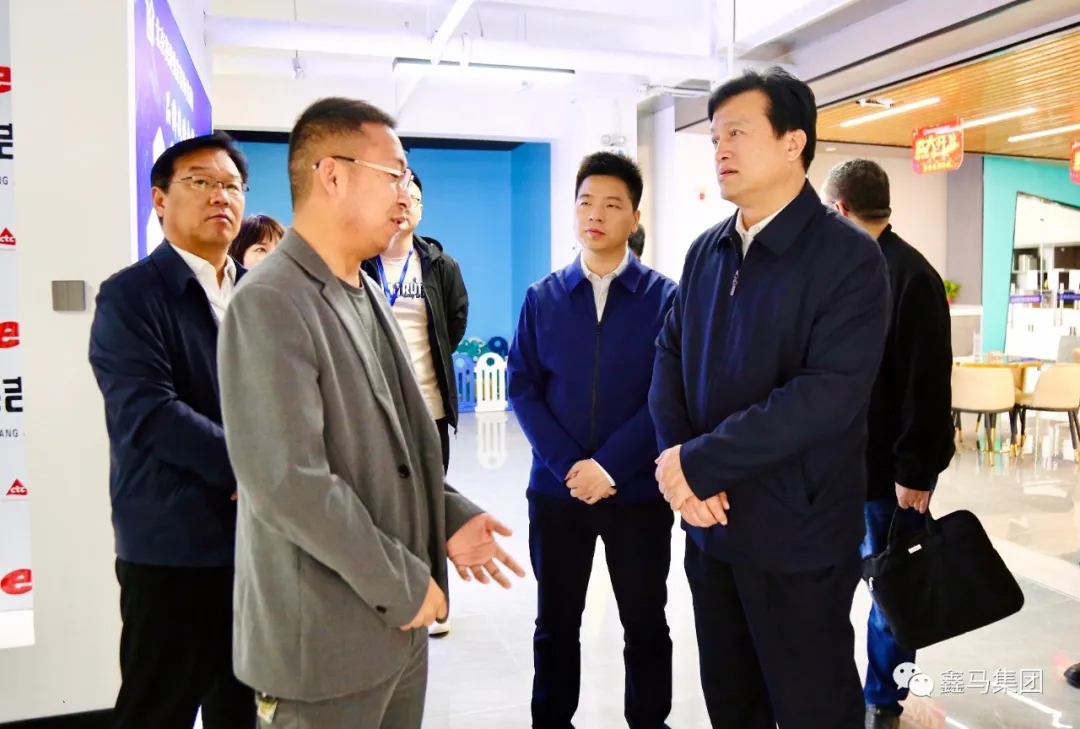 【鑫马要闻】运城市人社局局长李旸深入理想创业大厦调研就业创业工作(图16) 【鑫马要闻】运城市人社局局长李旸深入理想创业大厦调研就业创业工作(图16)