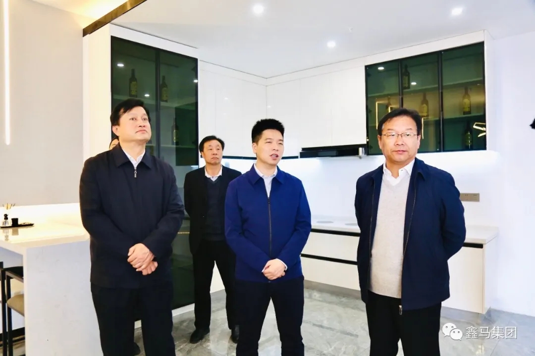 【鑫马要闻】运城市人社局局长李旸深入理想创业大厦调研就业创业工作(图11) 【鑫马要闻】运城市人社局局长李旸深入理想创业大厦调研就业创业工作(图11)