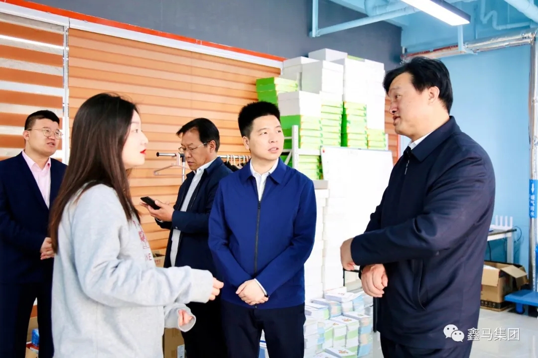 【鑫马要闻】运城市人社局局长李旸深入理想创业大厦调研就业创业工作(图17) 【鑫马要闻】运城市人社局局长李旸深入理想创业大厦调研就业创业工作(图17)