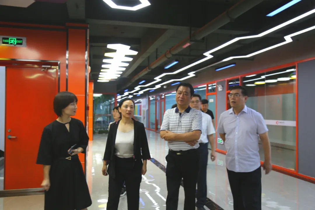 【鑫马要闻】山西省委统战部王瑜到理想创业大厦调研新的社会阶层人士统战工作(图8) 【鑫马要闻】山西省委统战部王瑜到理想创业大厦调研新的社会阶层人士统战工作(图8)