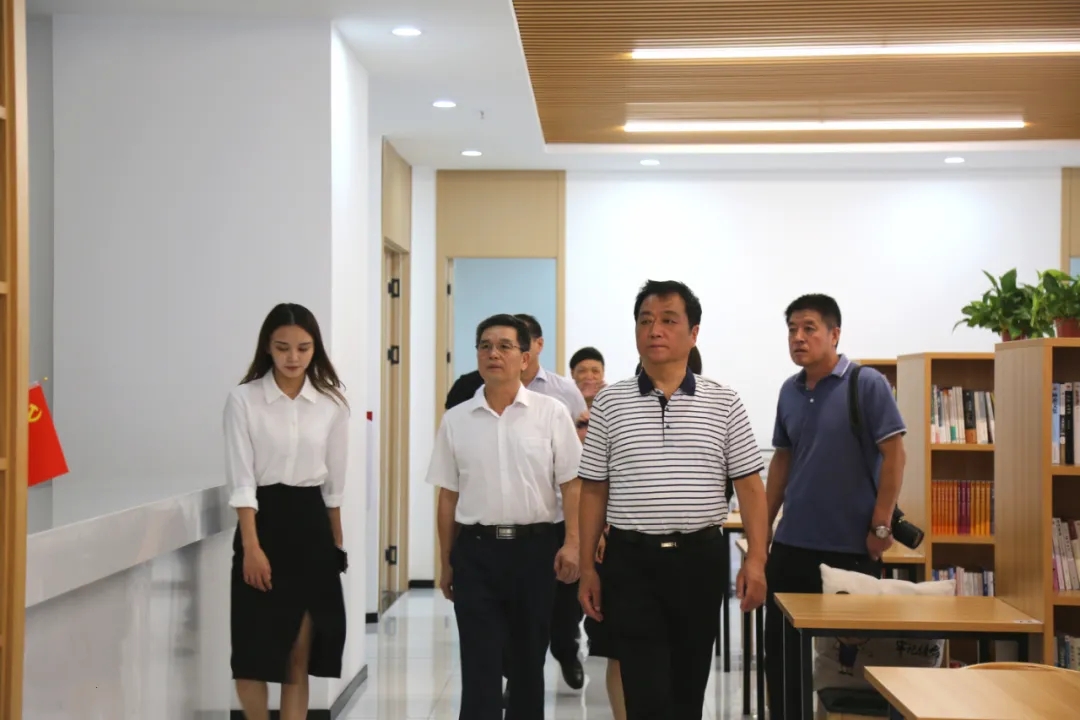 【鑫马要闻】山西省委统战部王瑜到理想创业大厦调研新的社会阶层人士统战工作(图6) 【鑫马要闻】山西省委统战部王瑜到理想创业大厦调研新的社会阶层人士统战工作(图6)