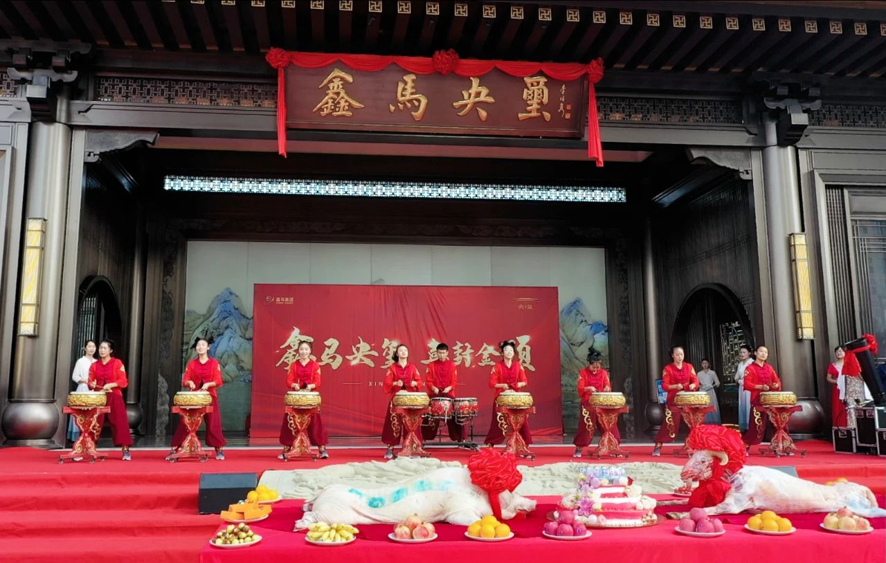 玺封金顶 荣耀河东!鑫马央玺封顶仪式圆满成功,人潮汹涌,再续销售传奇......(图9) 玺封金顶 荣耀河东!鑫马央玺封顶仪式圆满成功,人潮汹涌,再续销售传奇......(图9)