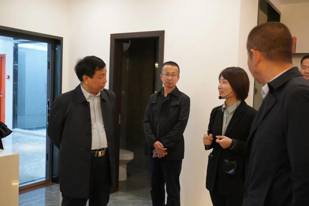 【鑫马要闻】山西省小企业发展促进局张会荣到理想创业大厦调研中小企业就业创业工作(图5) 【鑫马要闻】山西省小企业发展促进局张会荣到理想创业大厦调研中小企业就业创业工作(图5)