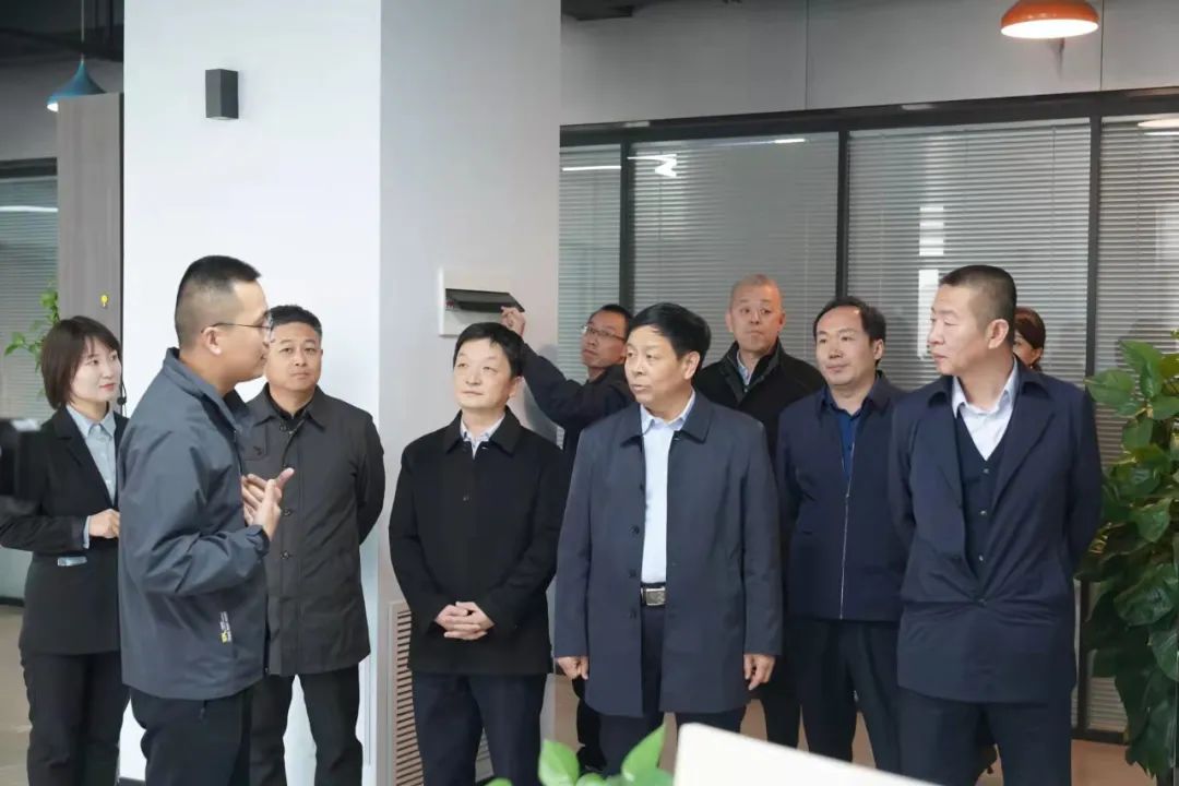 【鑫马要闻】山西省小企业发展促进局张会荣到理想创业大厦调研中小企业就业创业工作(图7) 【鑫马要闻】山西省小企业发展促进局张会荣到理想创业大厦调研中小企业就业创业工作(图7)
